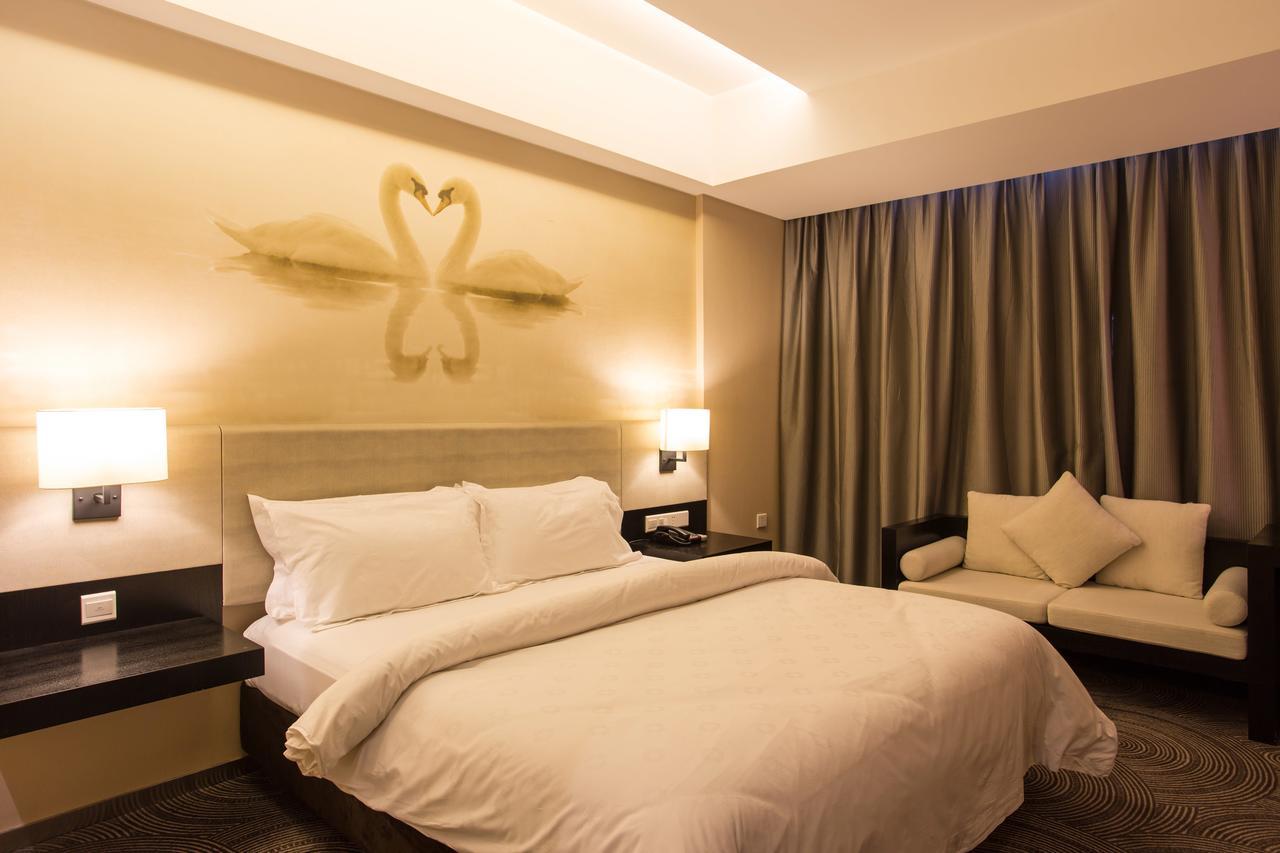 Metropolo, Hefei, Wanda Plaza, Swan Lake Екстериор снимка